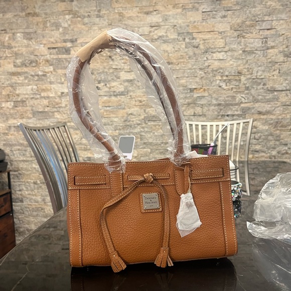 Dooney & Bourke All Weather Leather East West Tassel Tote Bag NWT 👜 - Picture 2 of 14